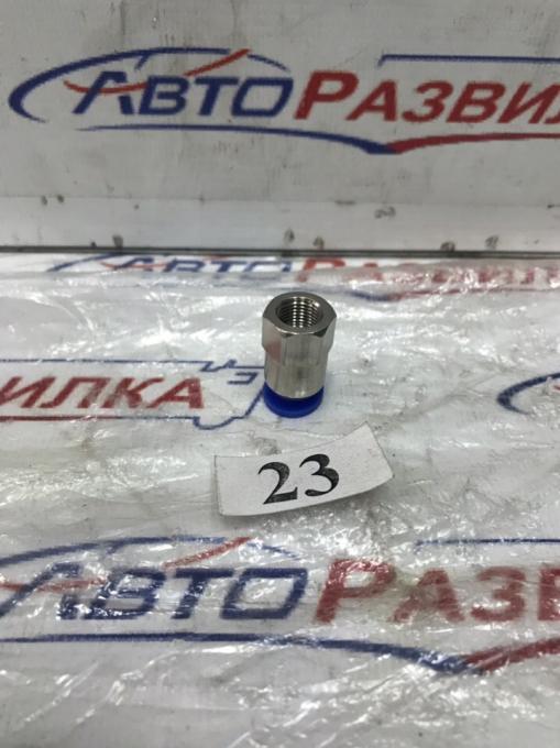 Соединитель трубок внутренняя резьба  8мм М10х1 6101