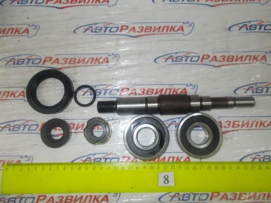 Р/к водяного насоса СМД-60,СМД-31 нового образца вал+подшипник 921