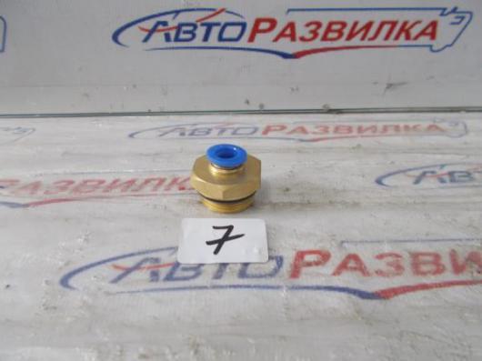 Соединитель трубок наружная резьба  8мм М22х2,5 6123