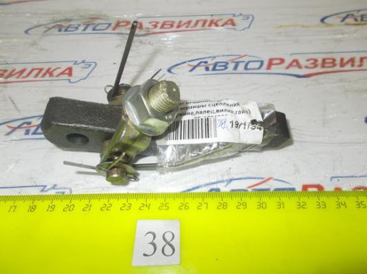 Рычаг отжимной корзины сцепления МТЗ-1221 нового образца в сборе пружина,палец,вилка,гайка 85-160109