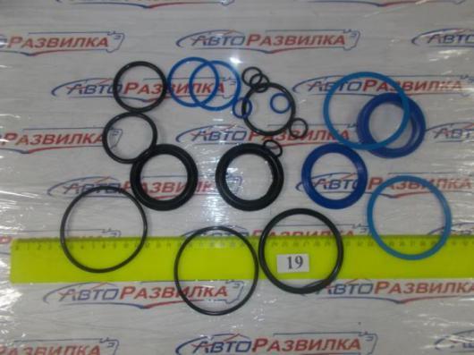 Р/к цилиндра поворота Т-150К шток-45 манжеты шевронные резиновые 429