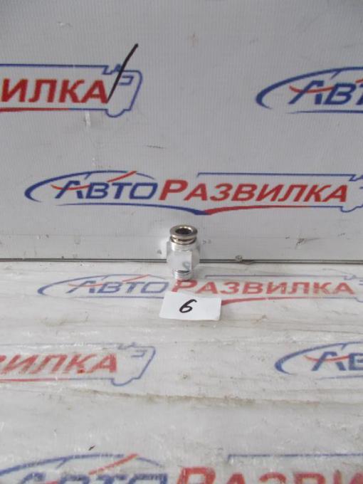 Соединитель трубок наружная резьба  8мм М12х1(6119)