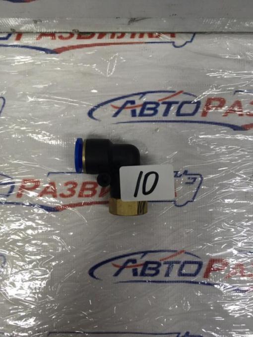 Соединитель трубок угловой внутренняя резьба 12мм М12х1.25