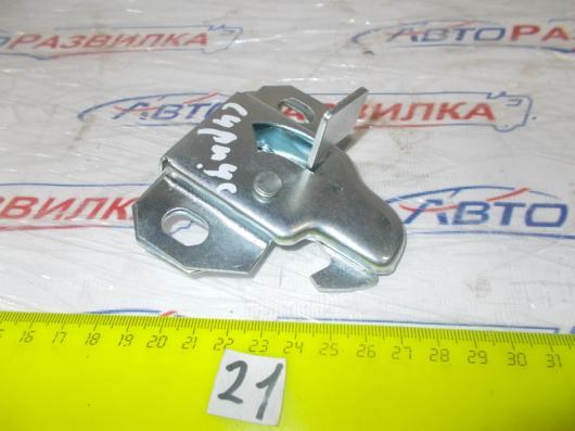 Защелка крыши кабины МТЗ-80/82 А37.09.010